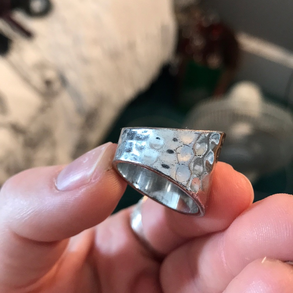 Classy ring - Picture 2 of 3